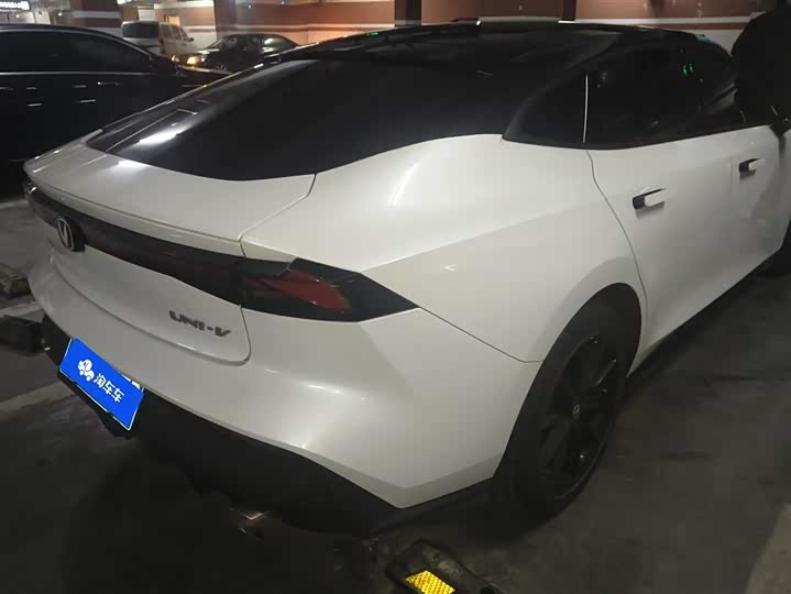 Фото 3 - Changan UNI-V