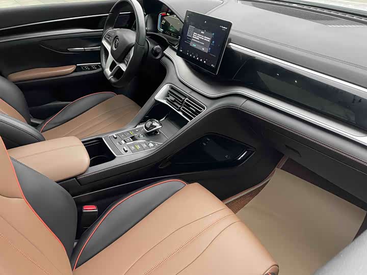 Фото 6 - BYD Song Plus