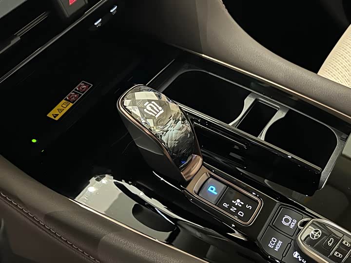 Фото 7 - Toyota Vellfire