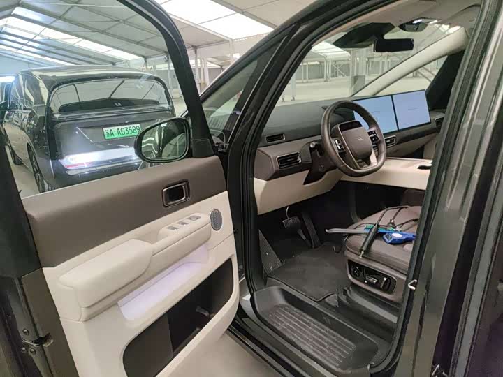 Фото 7 - LiXiang Mega