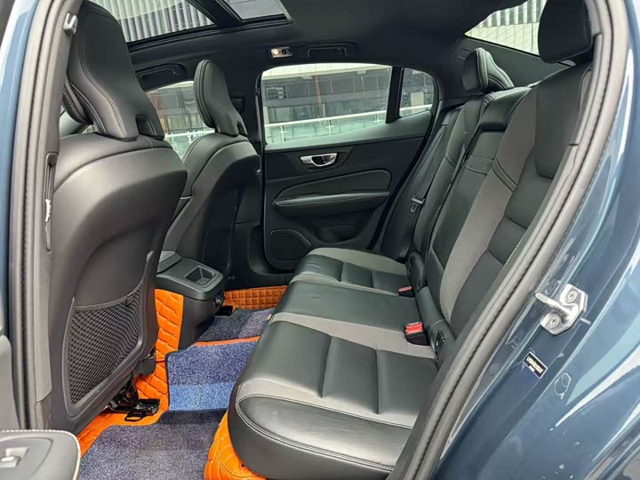 Фото 5 - Volvo S60