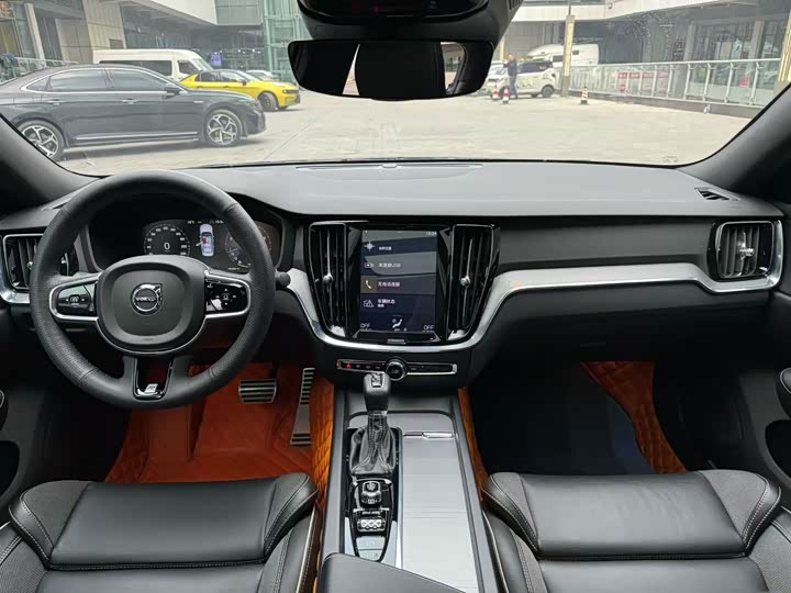 Фото 6 - Volvo S60