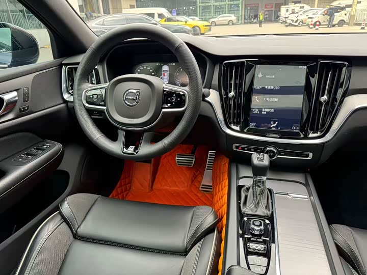 Фото 7 - Volvo S60