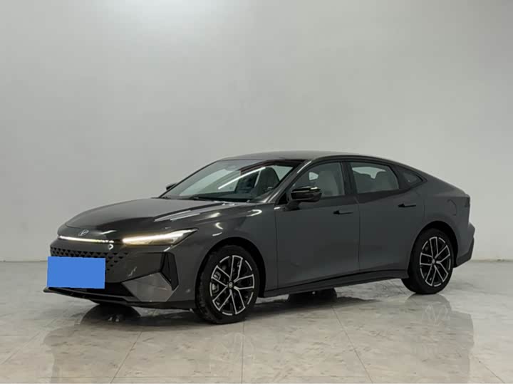 Фото 1 - Changan UNI-V Hybrid