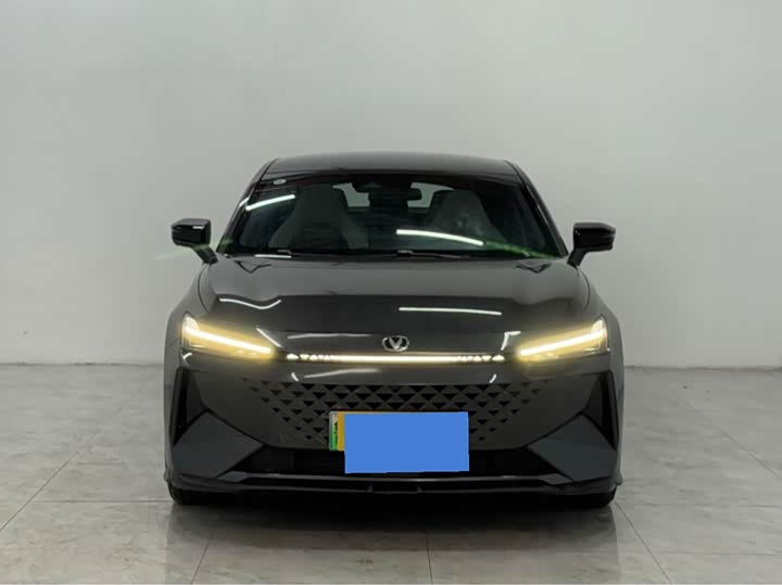 Фото 2 - Changan UNI-V Hybrid