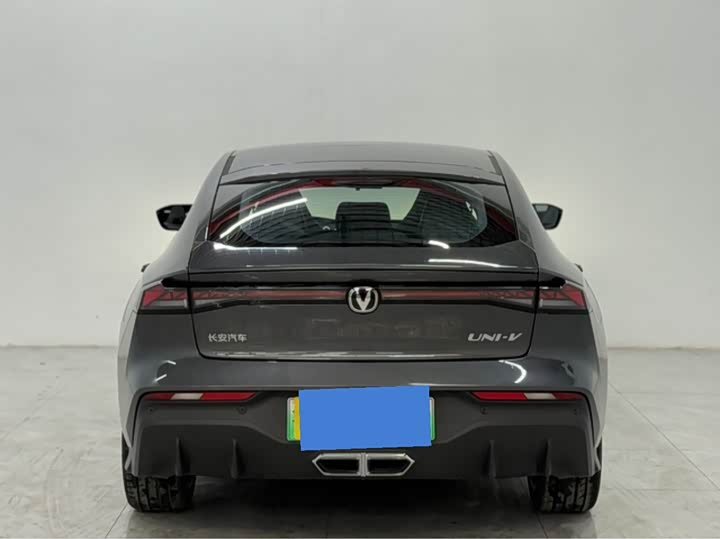 Фото 6 - Changan UNI-V Hybrid