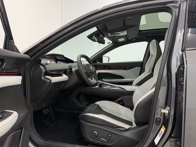 Фото 8 - Changan UNI-V Hybrid