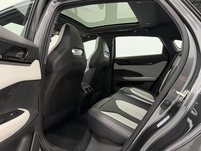 Фото 9 - Changan UNI-V Hybrid