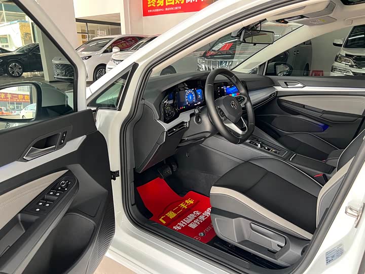 Фото 7 - Volkswagen Golf