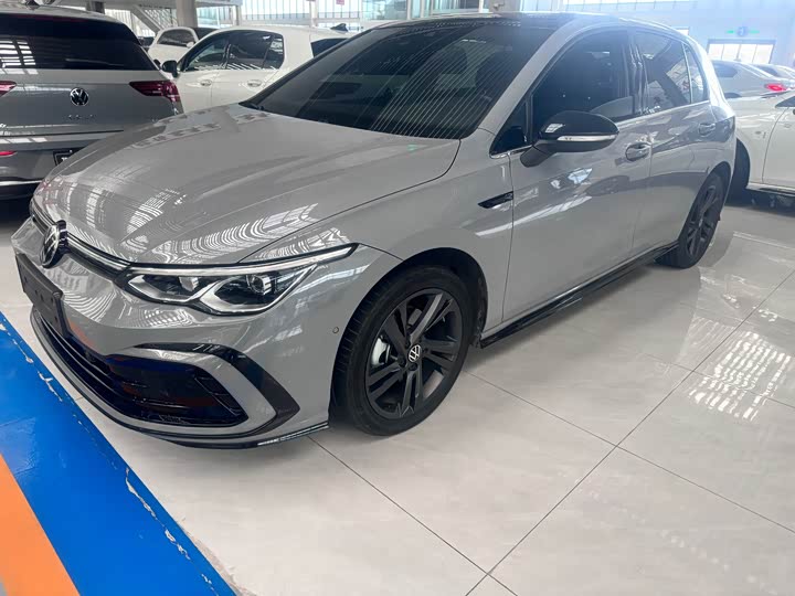 Фото 1 - Volkswagen Golf