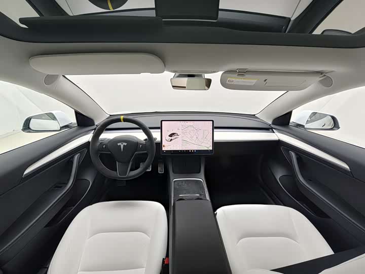 Фото 8 - Tesla Model 3