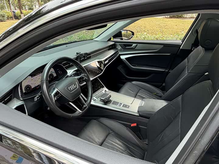 Фото 9 - Audi A6L