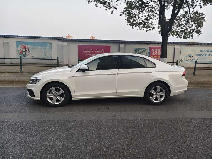 Фото 4 - Volkswagen Lamando L