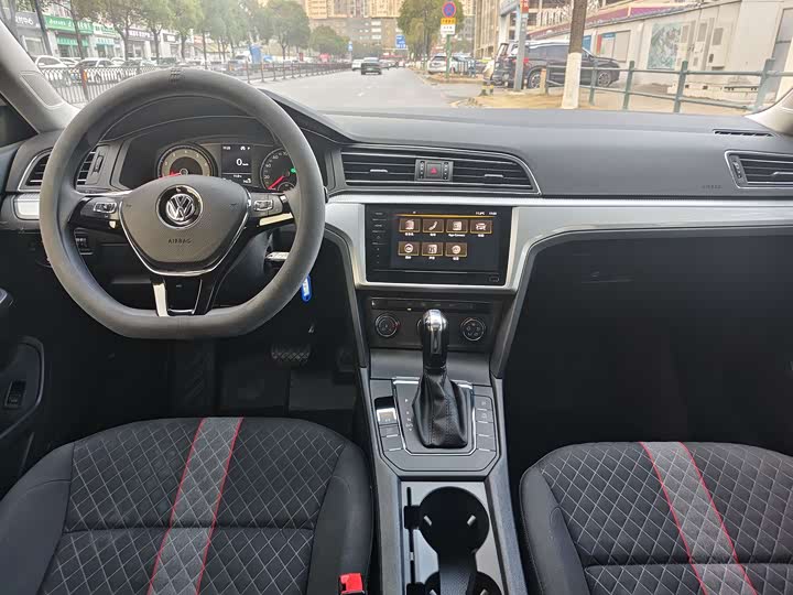 Фото 8 - Volkswagen Lamando L