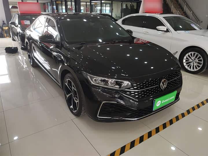 Фото 4 - Volkswagen Passat