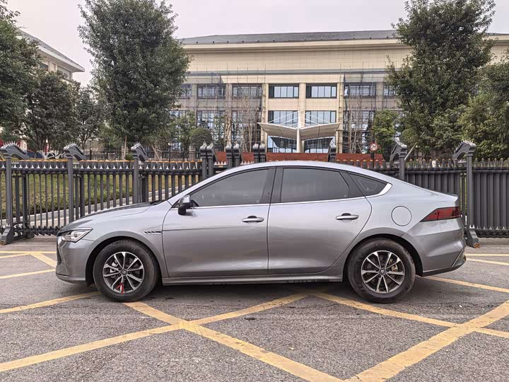 Фото 4 - BYD Qin Plus