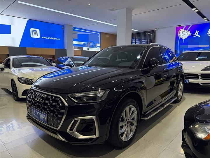 Фото 1 - Audi Q5L