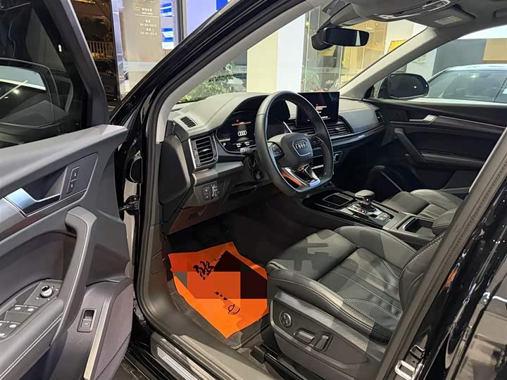 Фото 5 - Audi Q5L