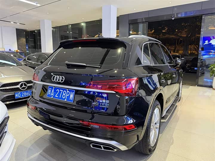 Фото 7 - Audi Q5L