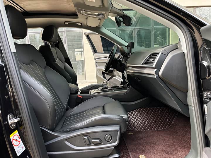 Фото 4 - Audi Q5L