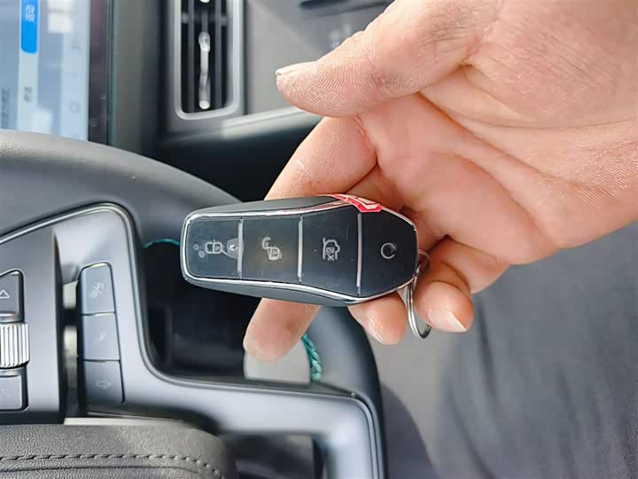 Фото 9 - BYD Qin L