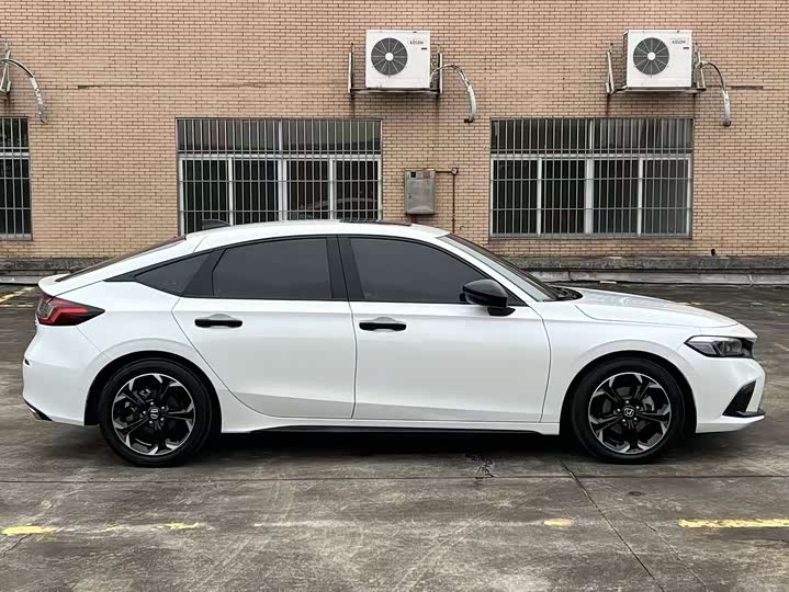 Фото 4 - Honda Civic