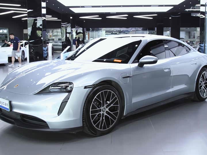 Фото 1 - Porsche Taycan