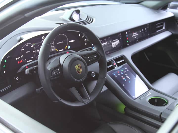 Фото 4 - Porsche Taycan