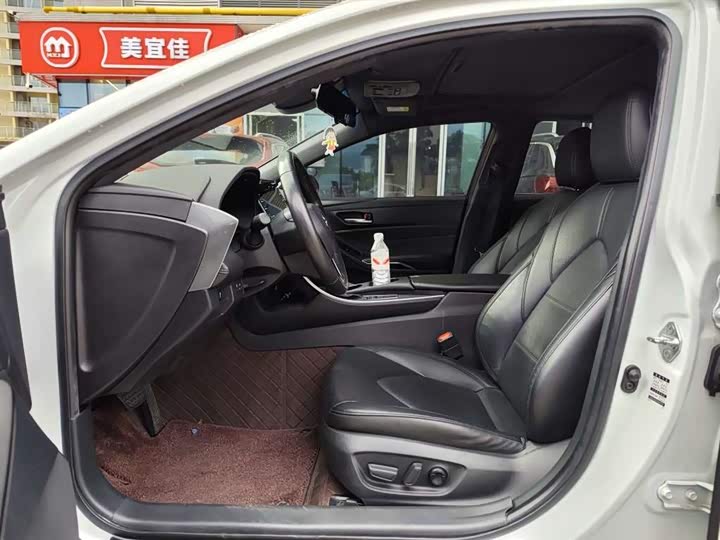 Фото 4 - Toyota Avalon