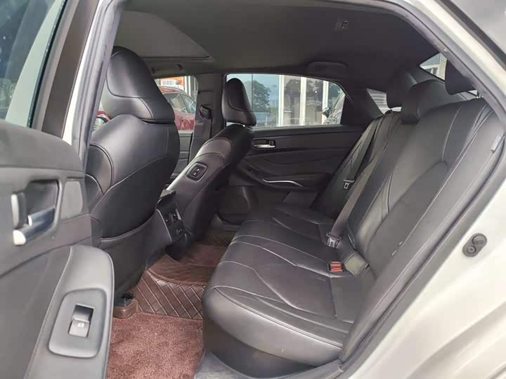 Фото 5 - Toyota Avalon