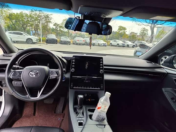 Фото 6 - Toyota Avalon