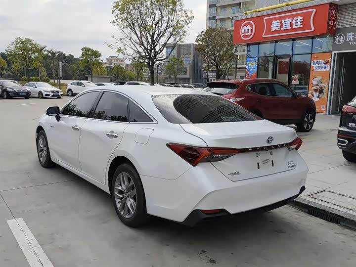 Фото 7 - Toyota Avalon