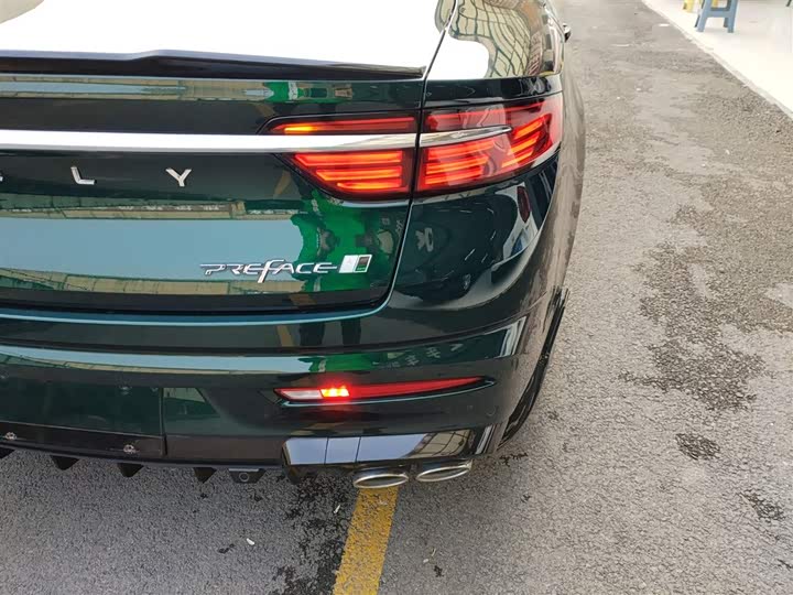 Фото 8 - Geely Preface