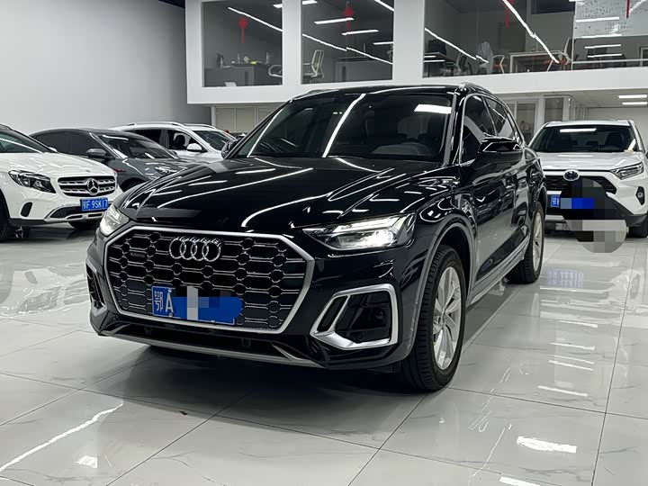 Фото 2 - Audi Q5L