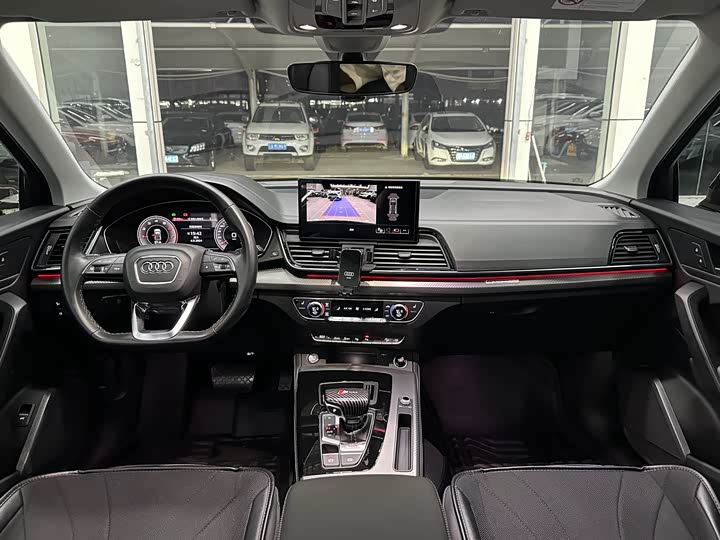 Фото 7 - Audi Q5L