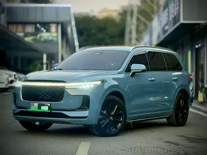 Фото 1 - LiXiang One