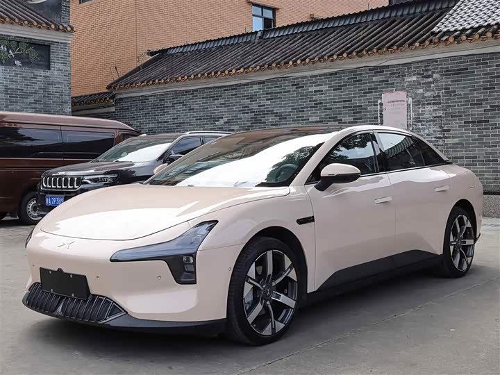 Фото 1 - XPeng Mona M03