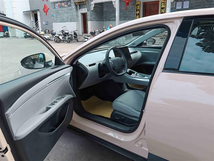 Фото 4 - XPeng Mona M03