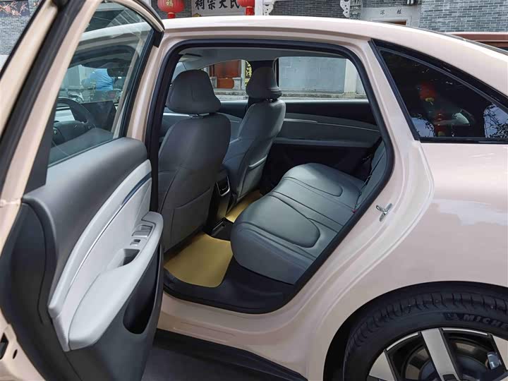 Фото 6 - XPeng Mona M03