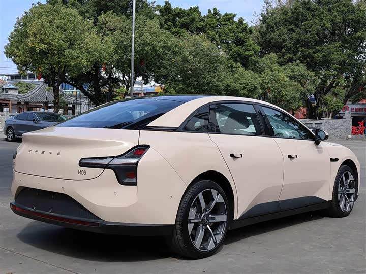 Фото 7 - XPeng Mona M03