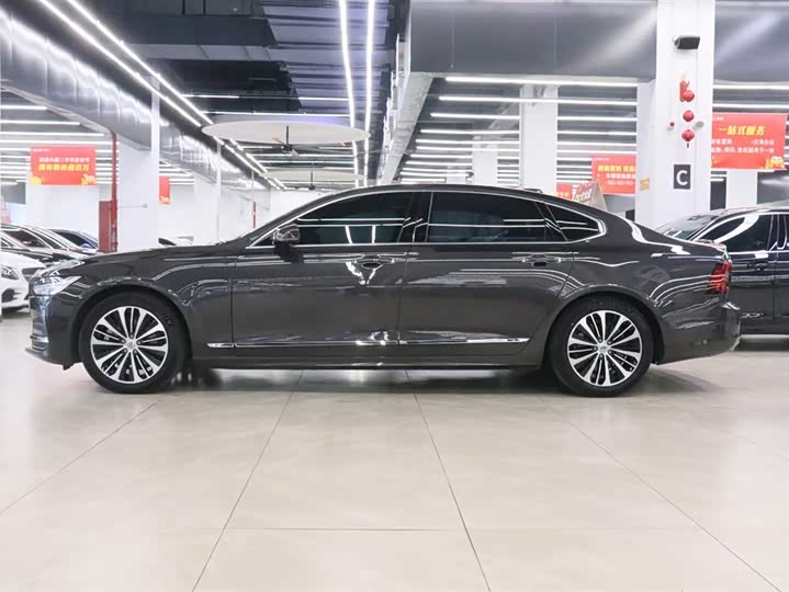 Фото 3 - Volvo S90