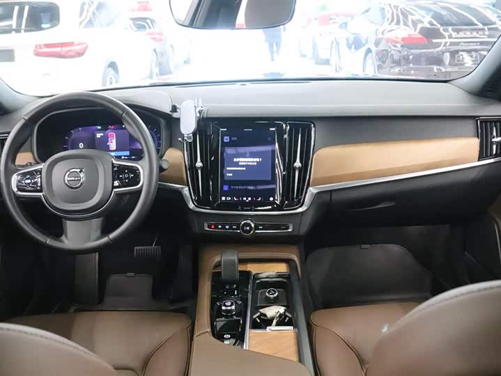 Фото 5 - Volvo S90
