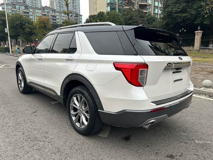 Фото 5 - Ford Explorer