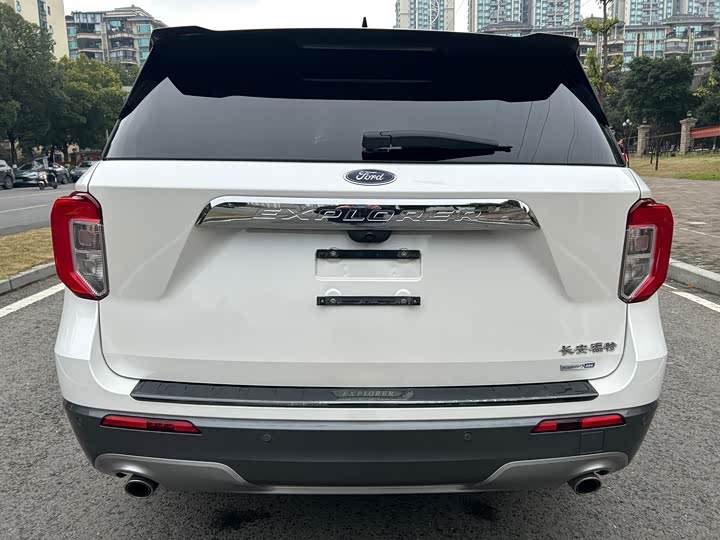 Фото 6 - Ford Explorer