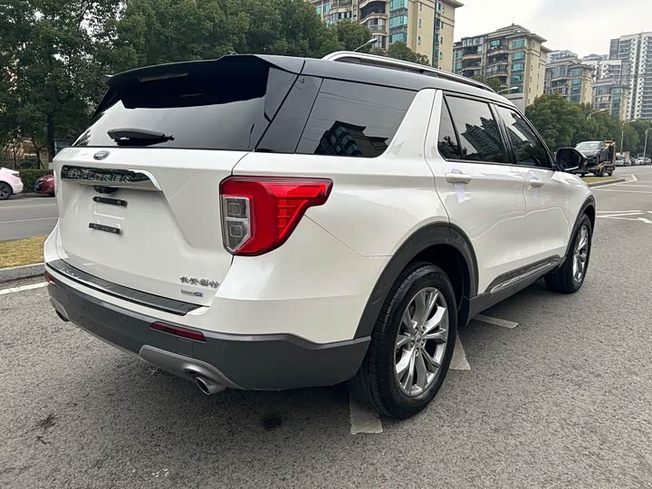 Фото 7 - Ford Explorer