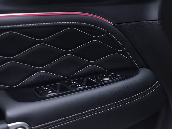 Фото 6 - Tank 300