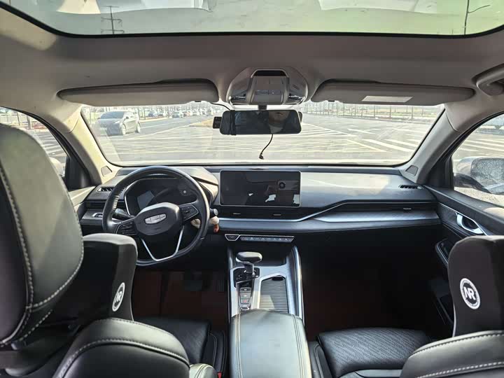 Фото 7 - Geely Preface