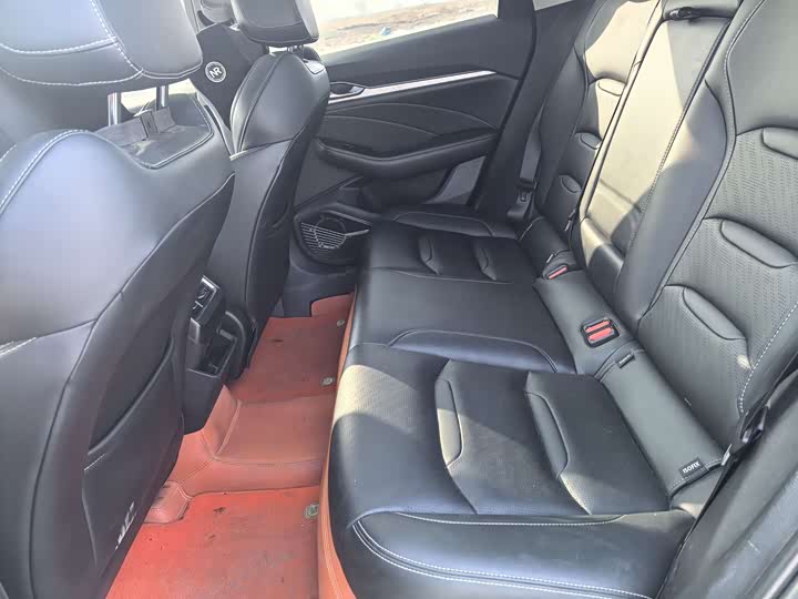 Фото 8 - Geely Preface