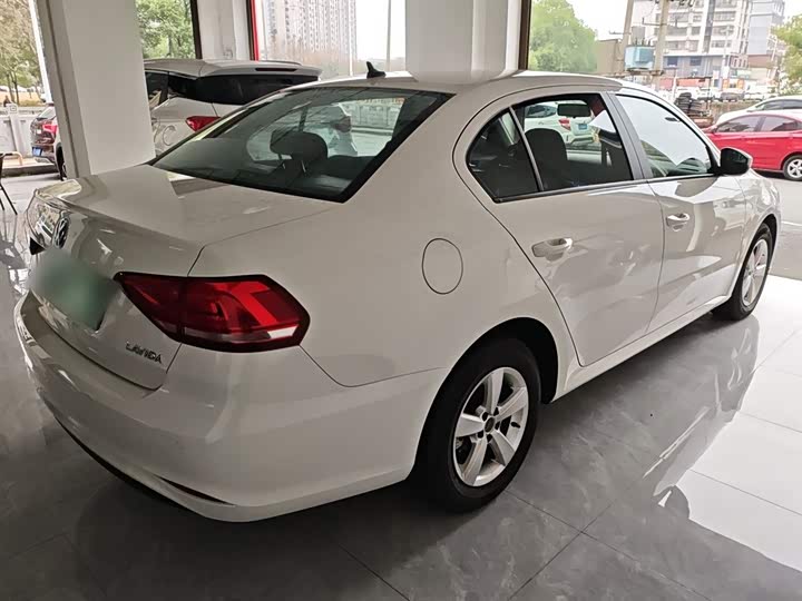 Фото 7 - Volkswagen Lavida