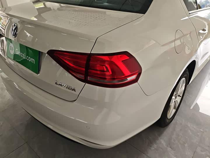 Фото 8 - Volkswagen Lavida